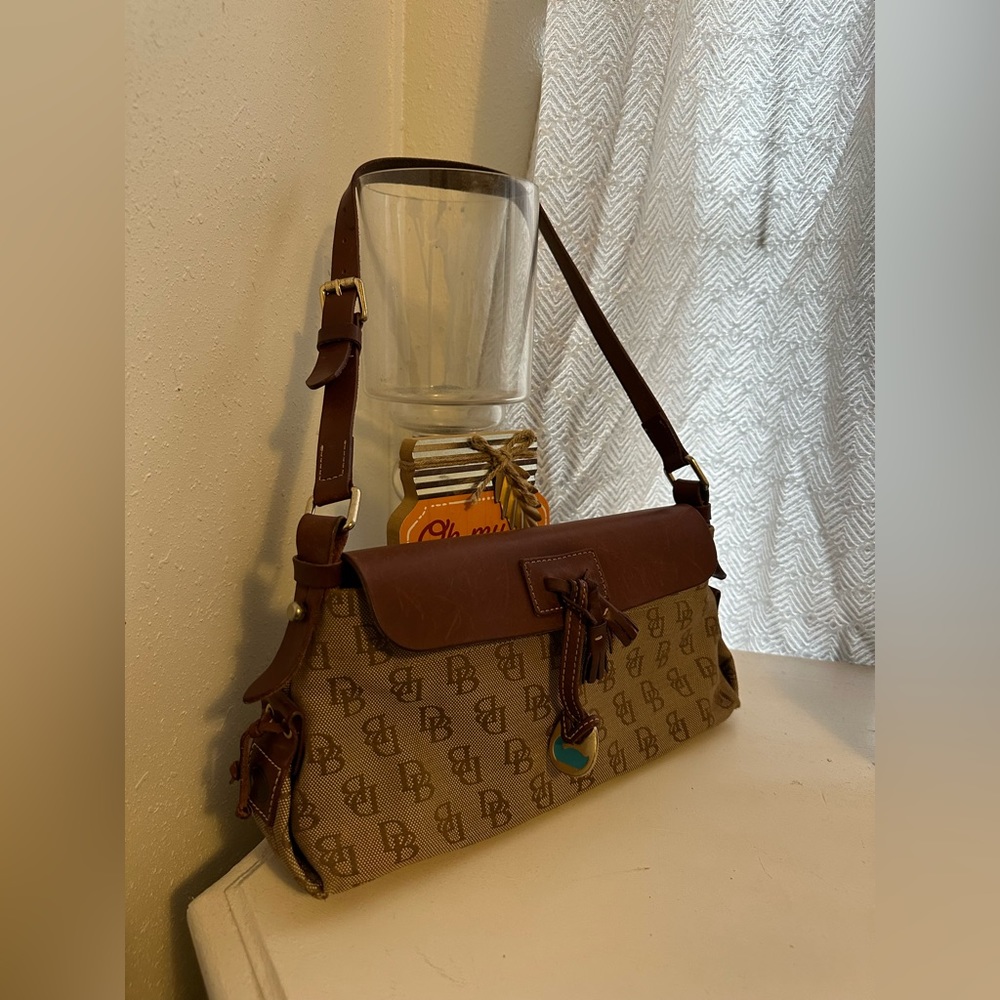 Dooney & bourke purse